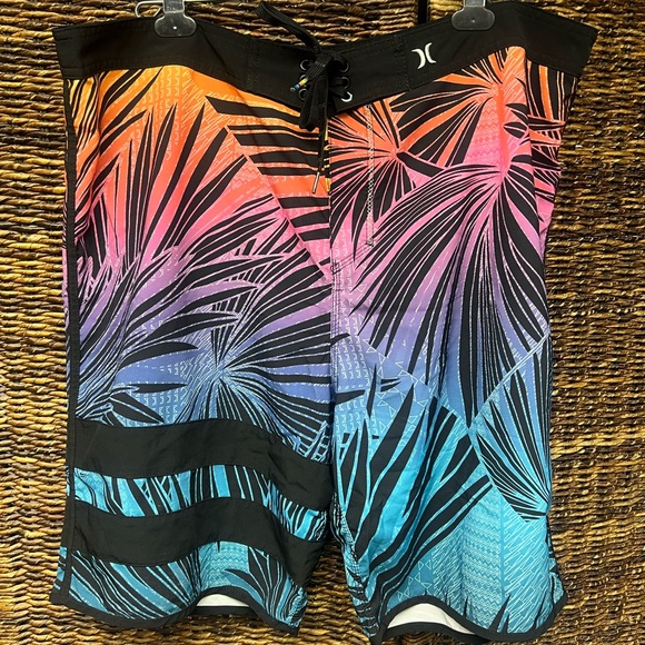 Hurley- Hawaiian Phantom,Sig‎ Zane-Tropical Board Shorts, estimated size:42 - Picture 1 of 9
